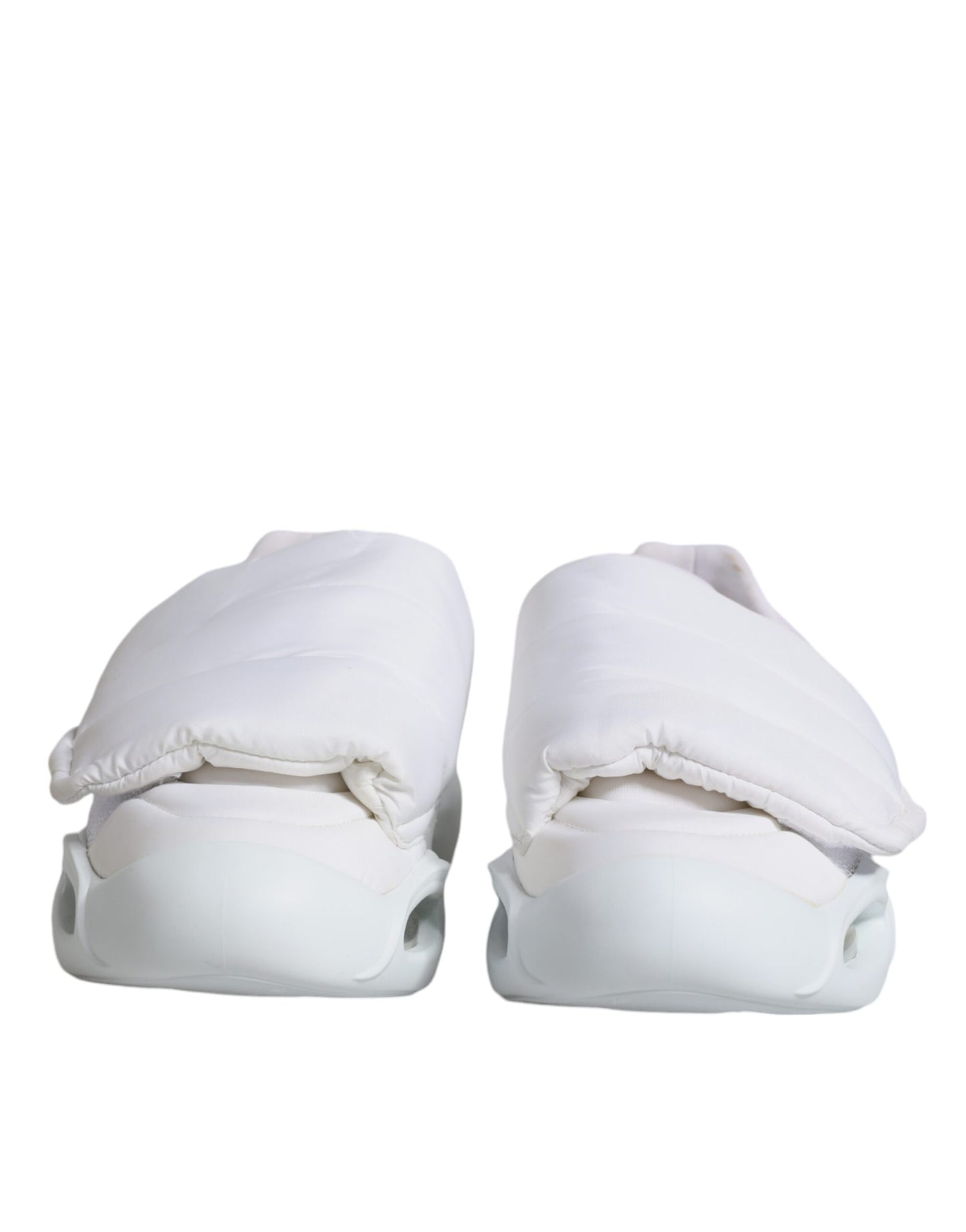 Weiße, gepolsterte Low-Top-Sneakers aus Stoff