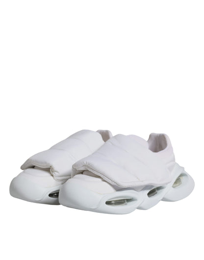 Weiße, gepolsterte Low-Top-Sneakers aus Stoff