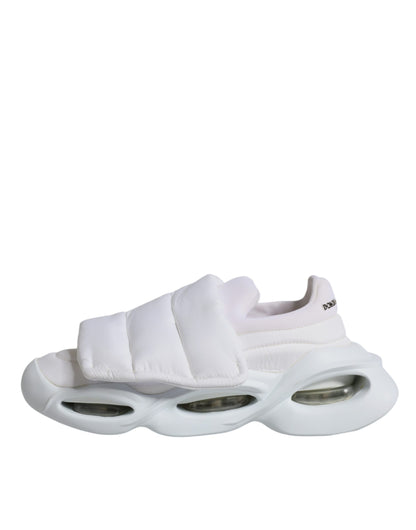 Weiße, gepolsterte Low-Top-Sneakers aus Stoff