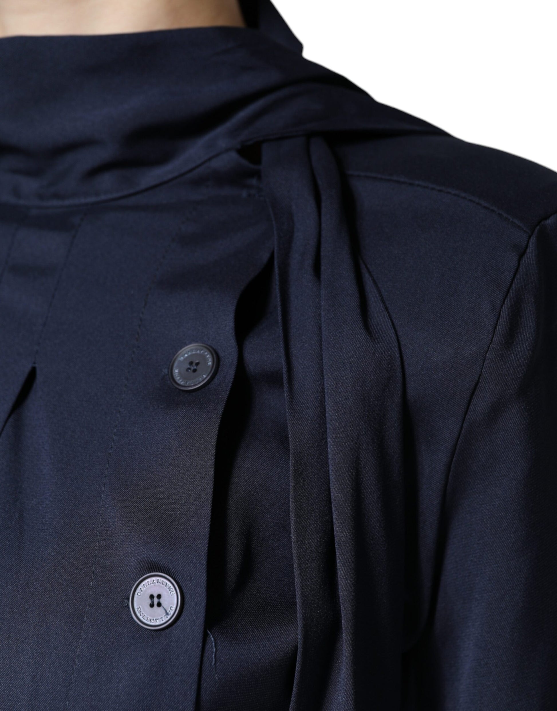 Dunkelblaues, langärmliges, plissiertes Maxikleid in A-Linie