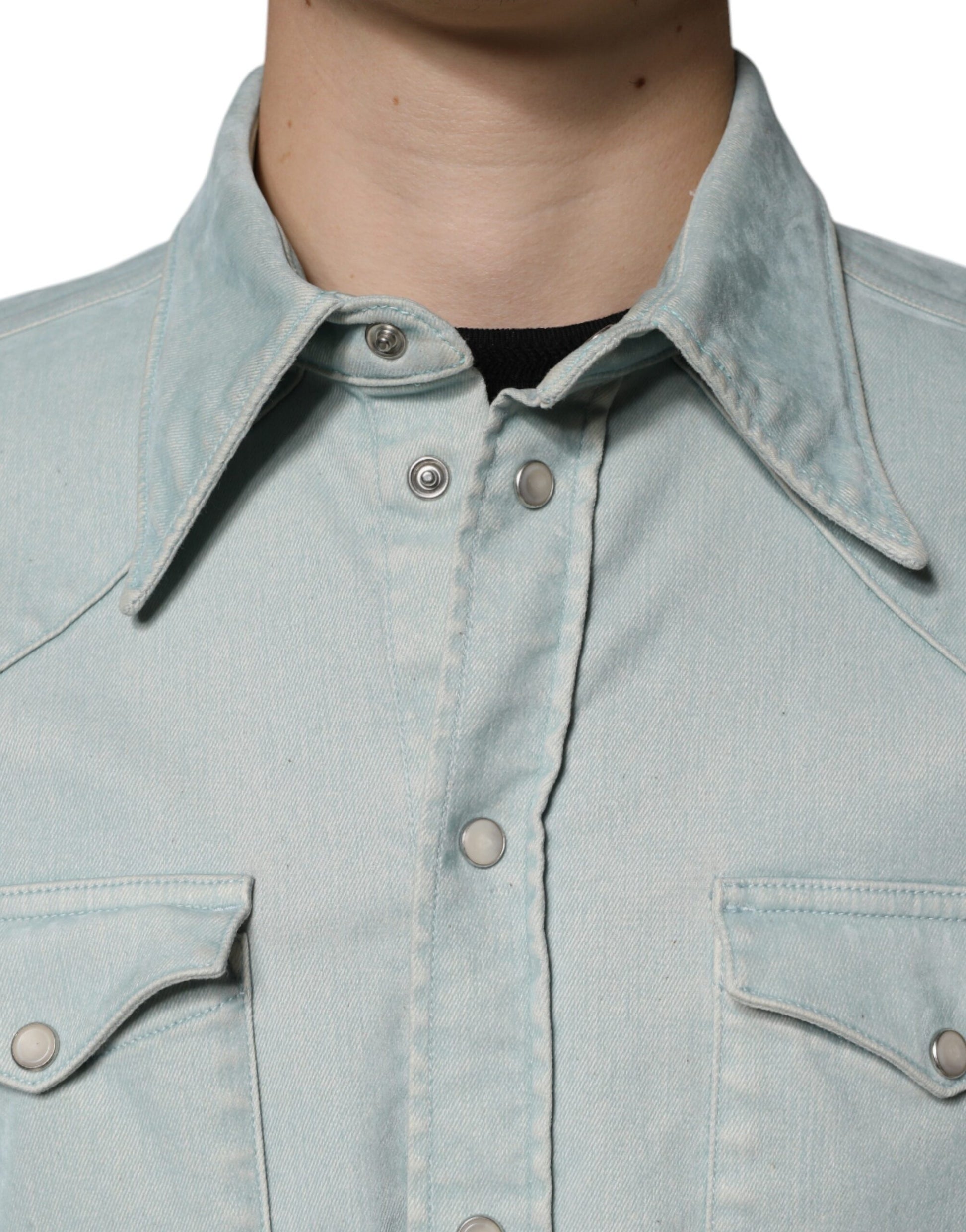 Hellblaues Button-Down-Freizeithemd aus Baumwolle