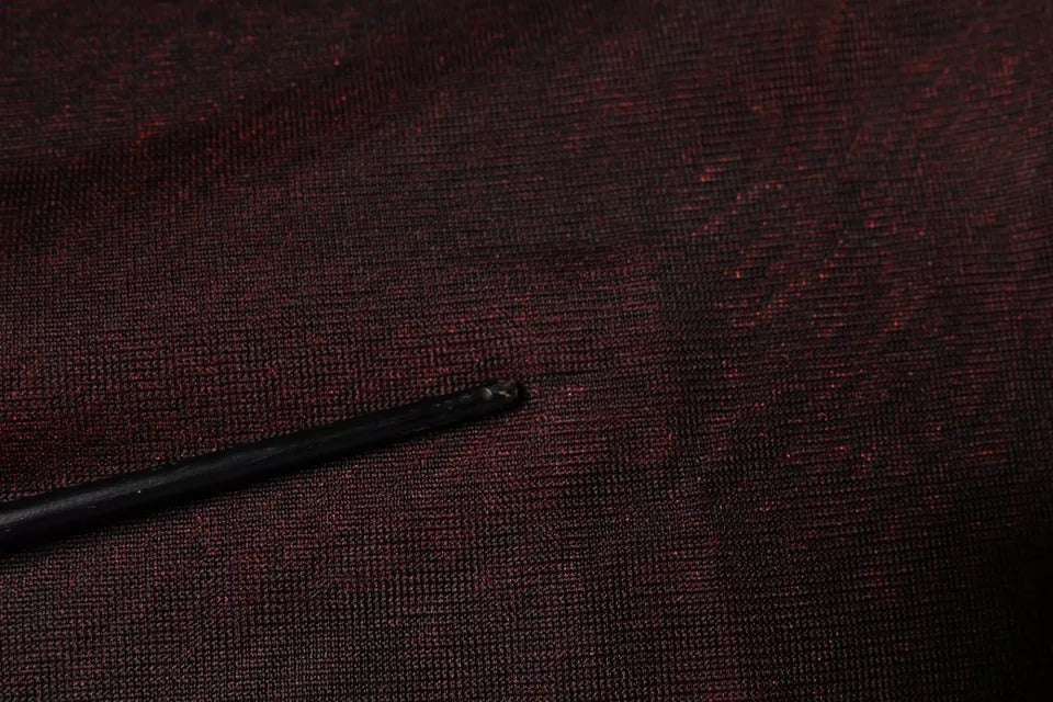 Kastanienbrauner Pullover aus Polyester mit Rundhalsausschnitt