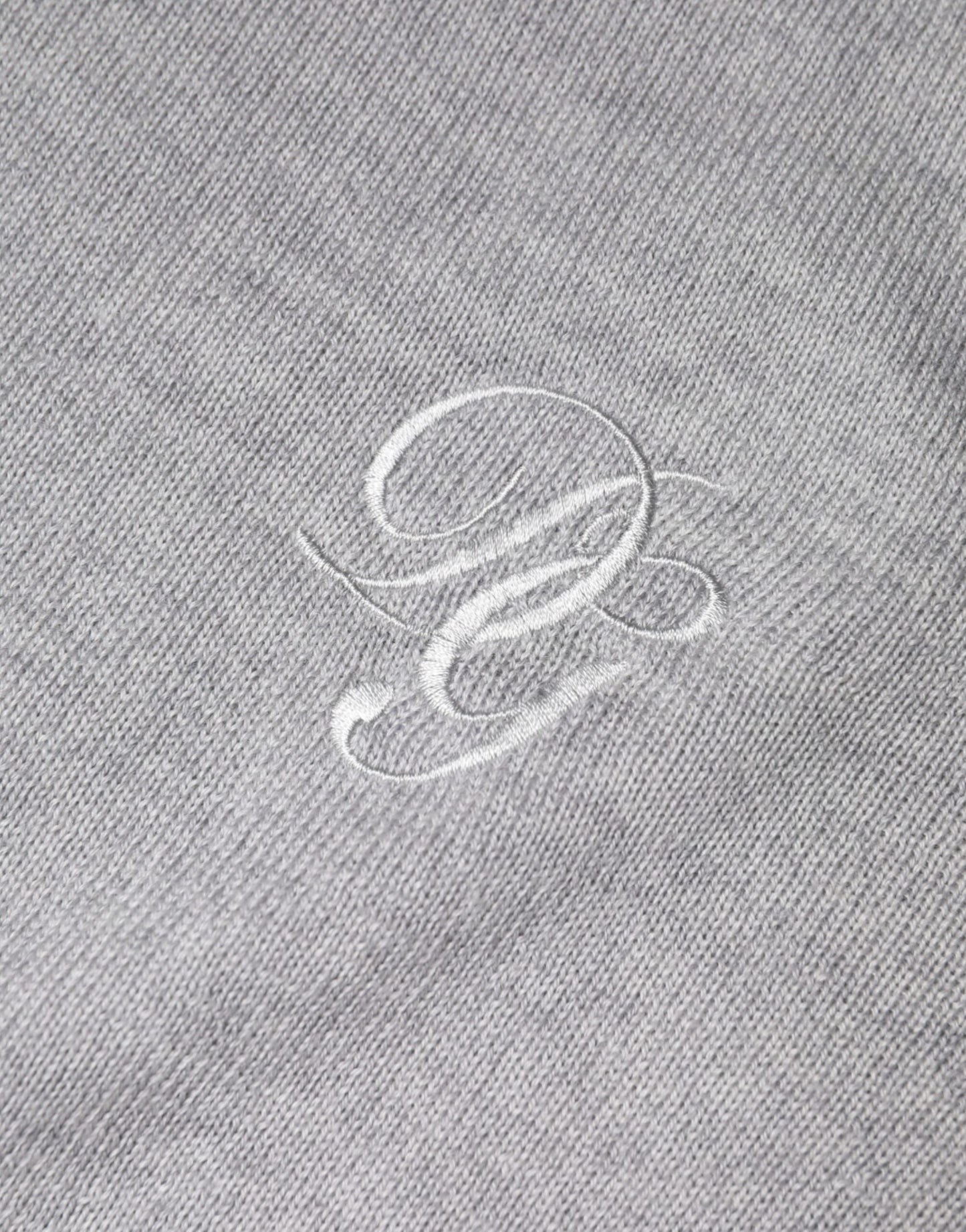 Hellgrauer Pullover aus Wolle mit Rundhalsausschnitt