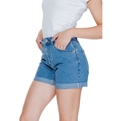 Hellblaue Baumwollshorts