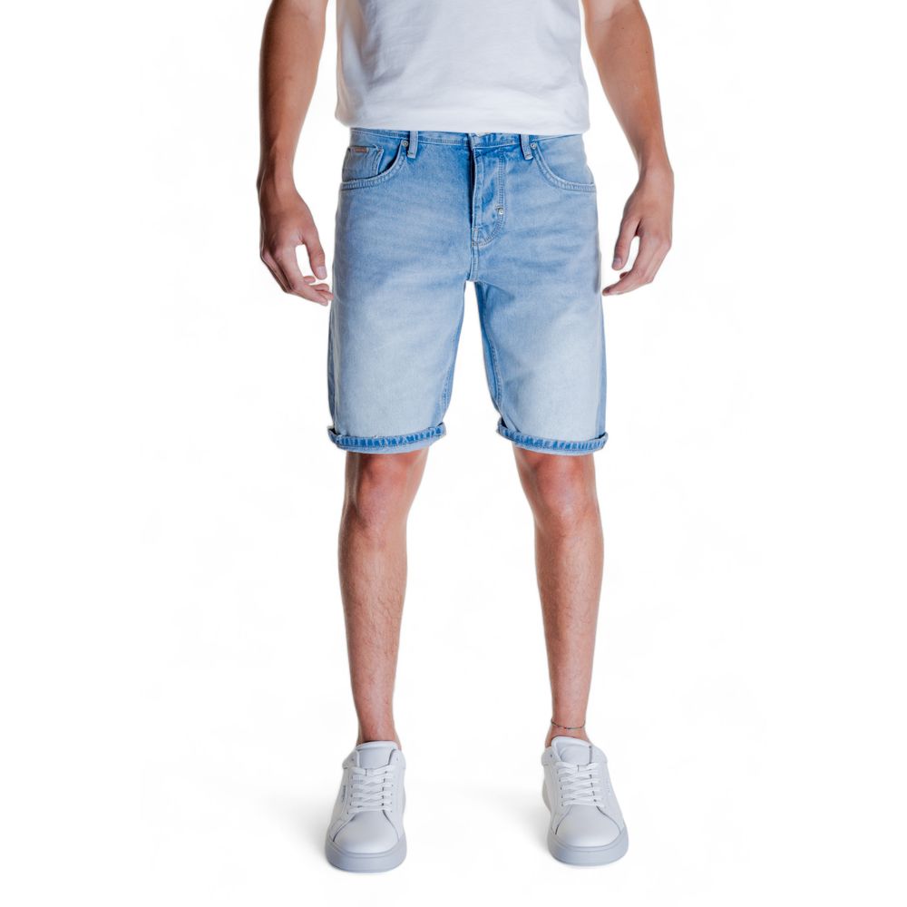 Hellblaue Shorts aus Baumwolle