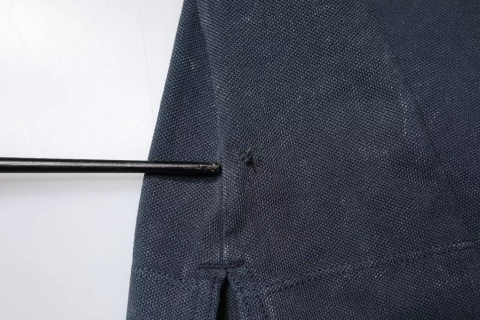 Dunkelblaues Polo-T-Shirt mit Logo und Knopfleiste