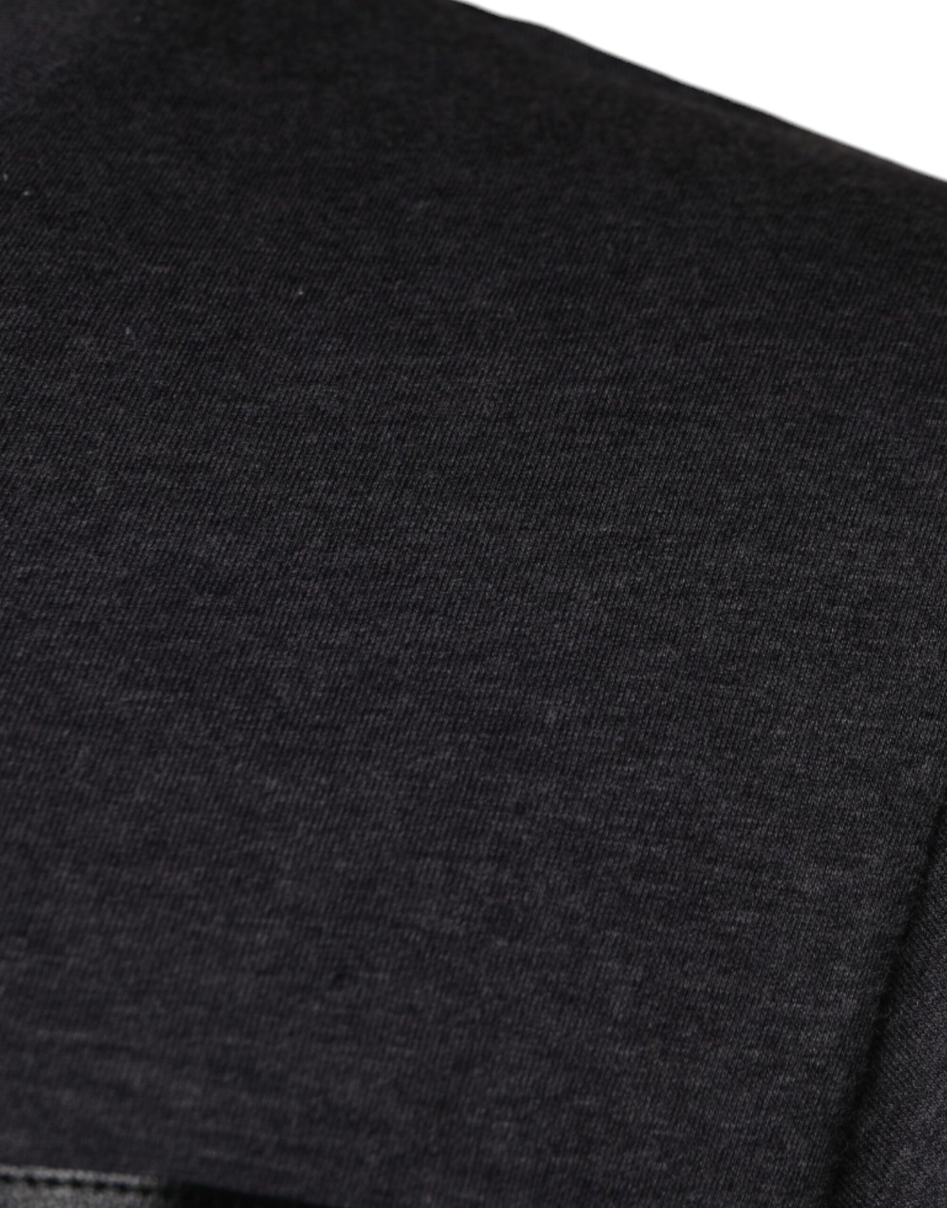 Graues Baumwoll-T-Shirt mit Rundhalsausschnitt und Logo-Patch