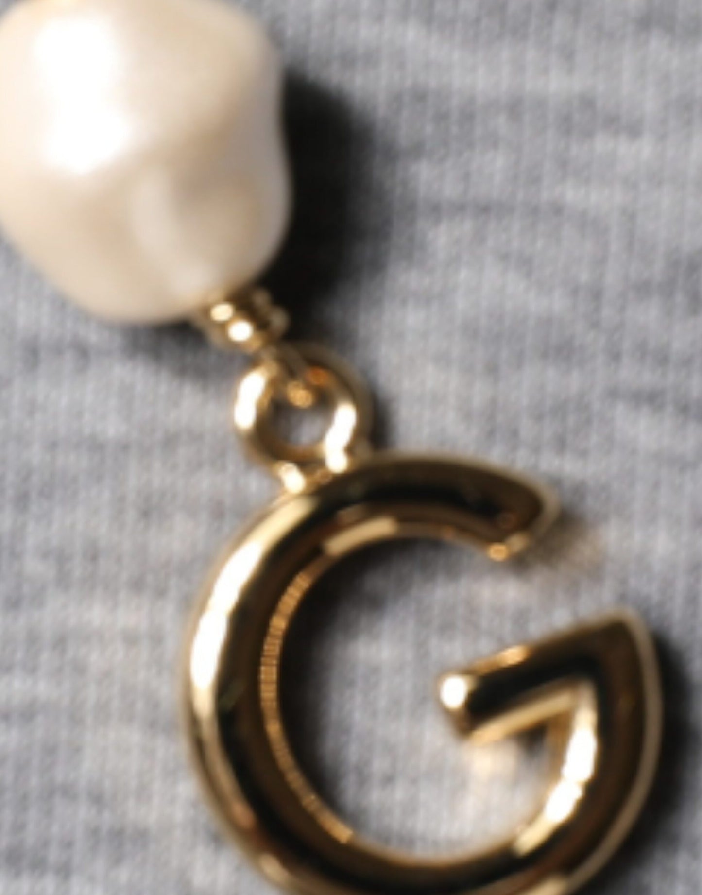 Graues T-Shirt aus Baumwollmischung mit Verzierung