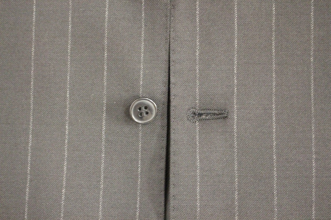 Elegante schwarze gestreifte Wollweste