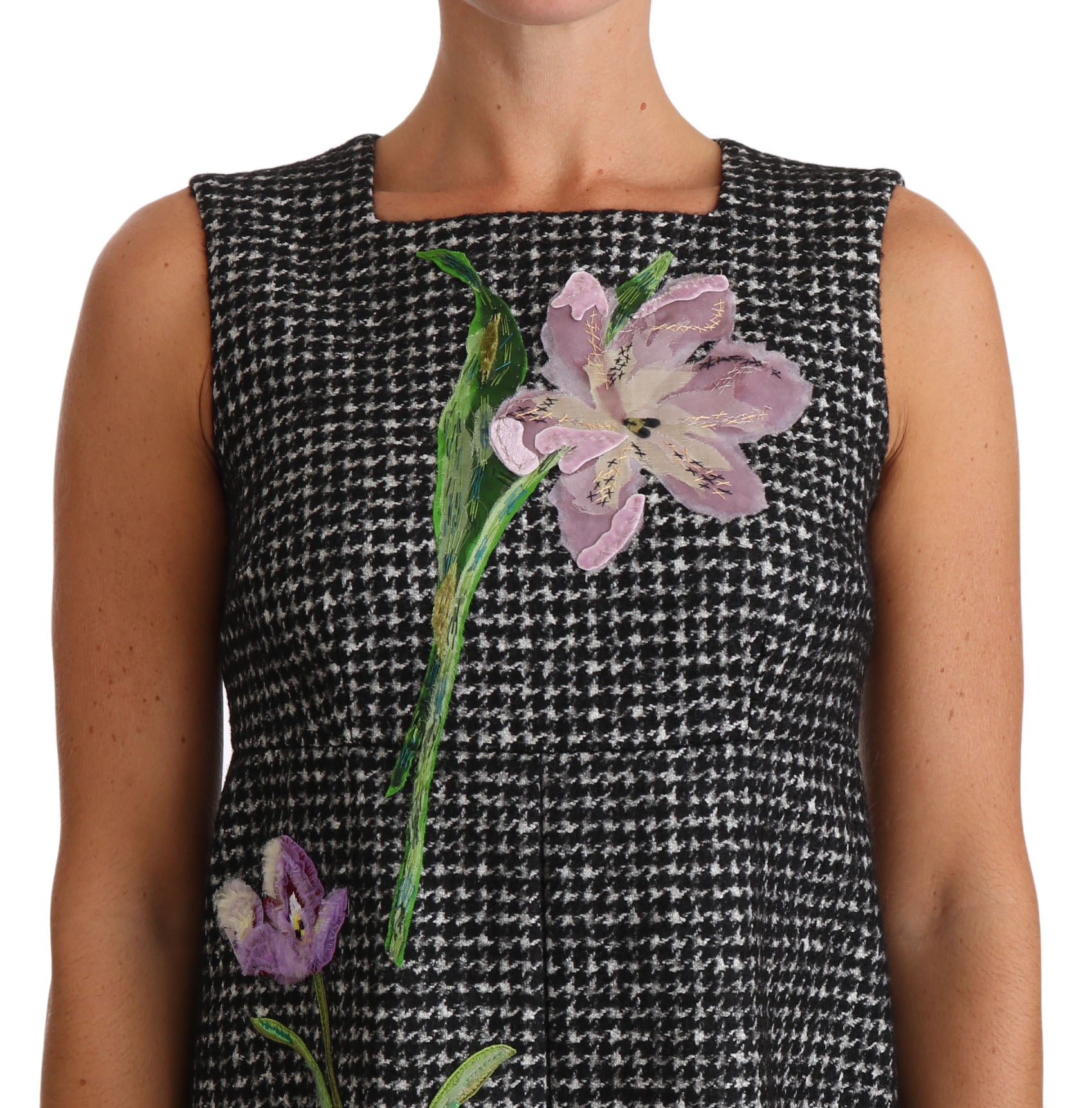 Etuikleid mit Hahnentrittmuster und Blumenapplikation