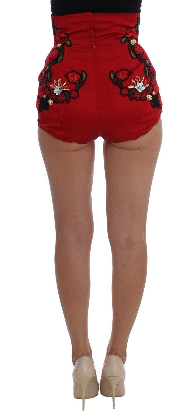 Hinreißende Shorts aus roter Seide mit Stickerei
