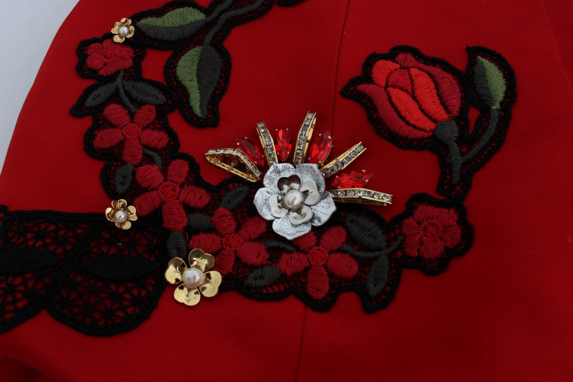 Hinreißende Shorts aus roter Seide mit Stickerei