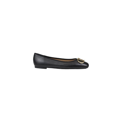 Black Leather Flat Shoe