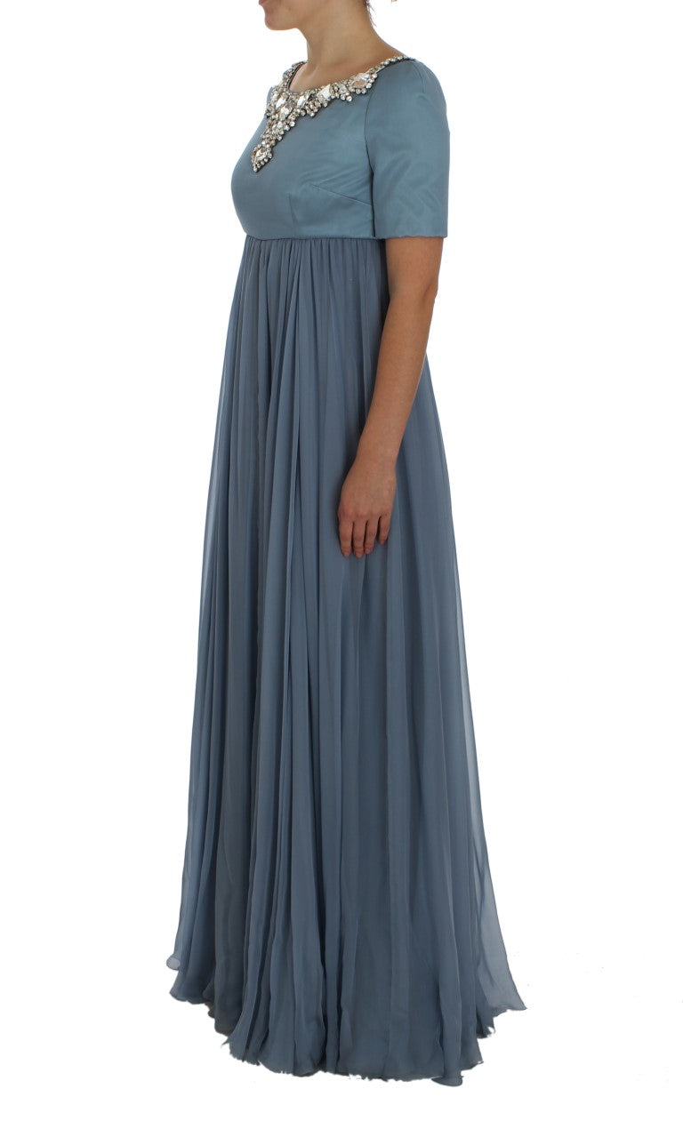Elegantes, mit Kristallen verziertes Seidenkleid
