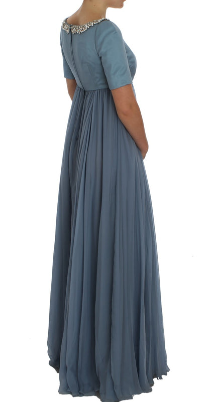 Elegantes, mit Kristallen verziertes Seidenkleid